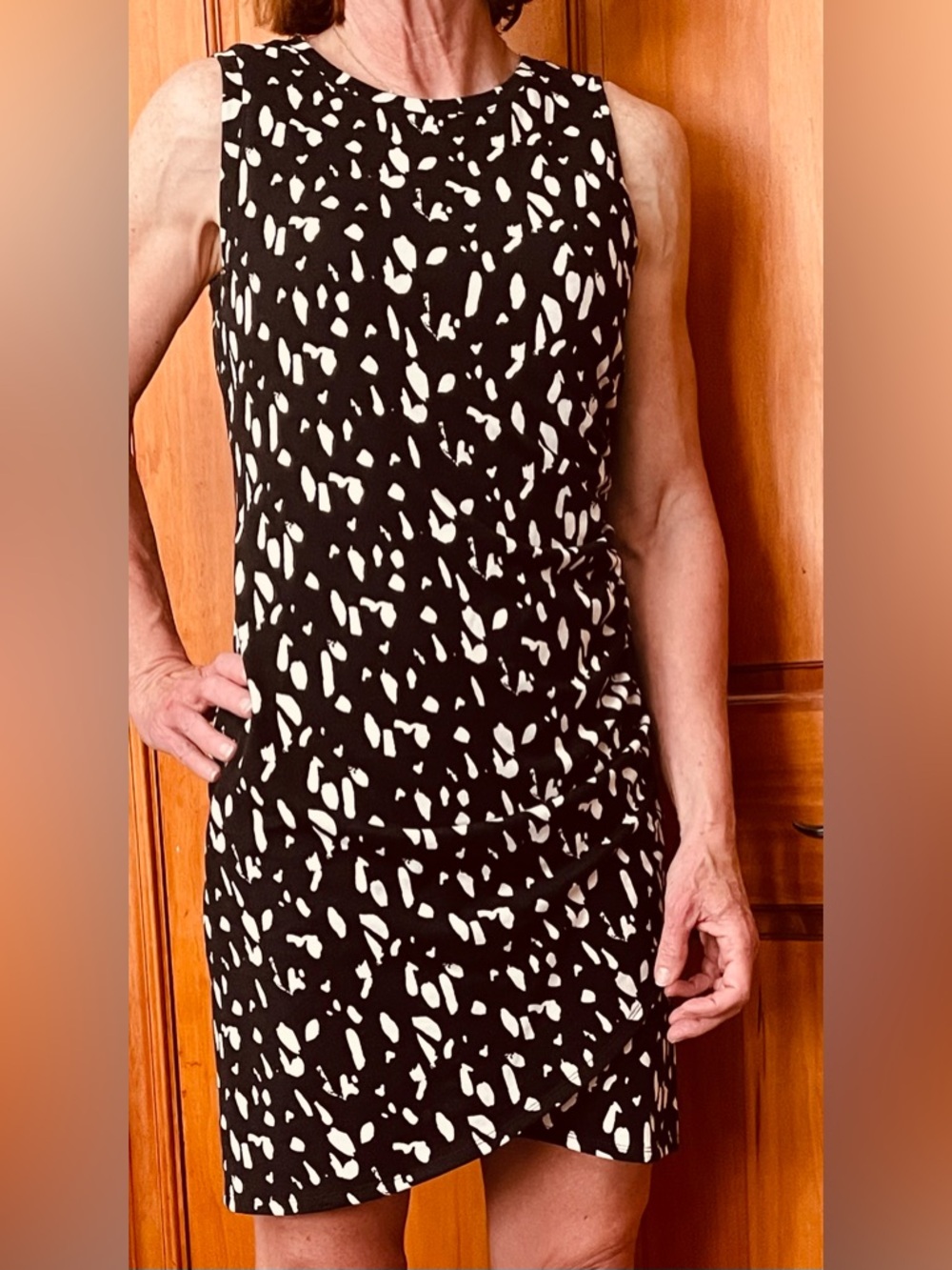 Nine West Black and White Sleeveless Sheath Dress with Abstract Print
